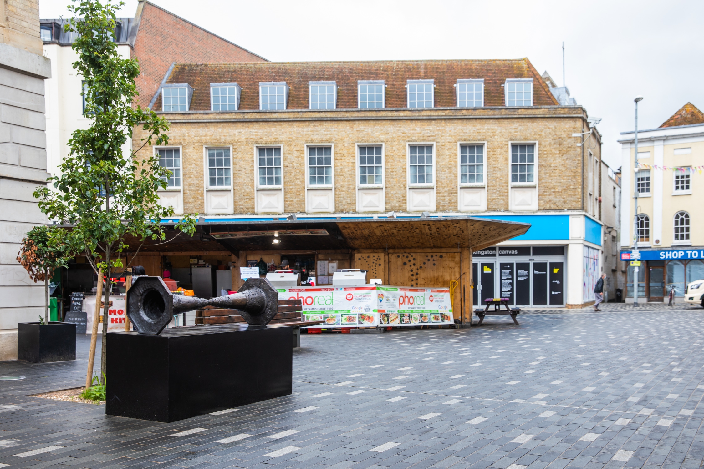 Lifesize Bronze Contemporary Sculpture - The Kiss by Alex Davies (Edition 1 of 9) - Image 4