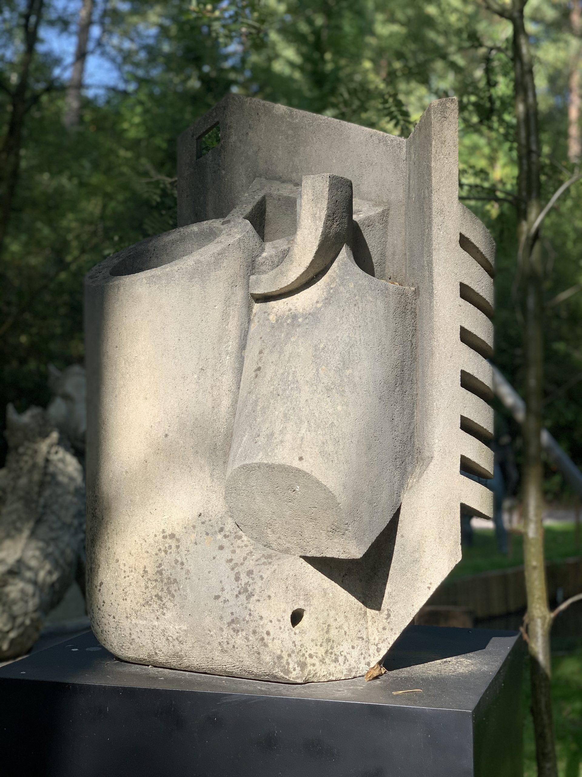 Large Concrete Abstract - Brutalist movement sculpture by In the manner of David Umemto - Image 2