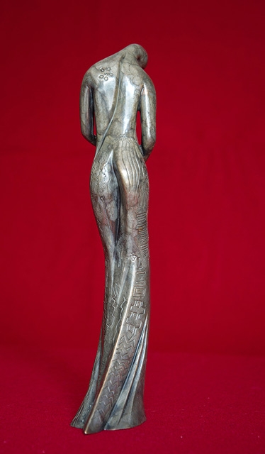 Tabletop Bronze Figurative Family Sculpture - Maternidad by Maria Bayardo (Edition of 4) - Image 2