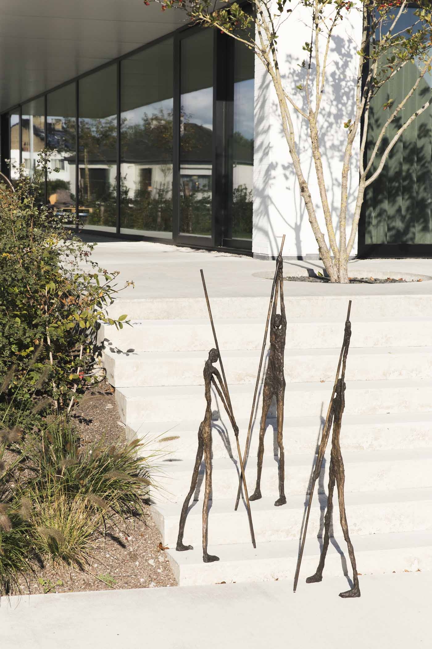 Large Bronze Abstract People Sculpture - Scan by Ann Vrielinck (Edition of 49) - Image 5