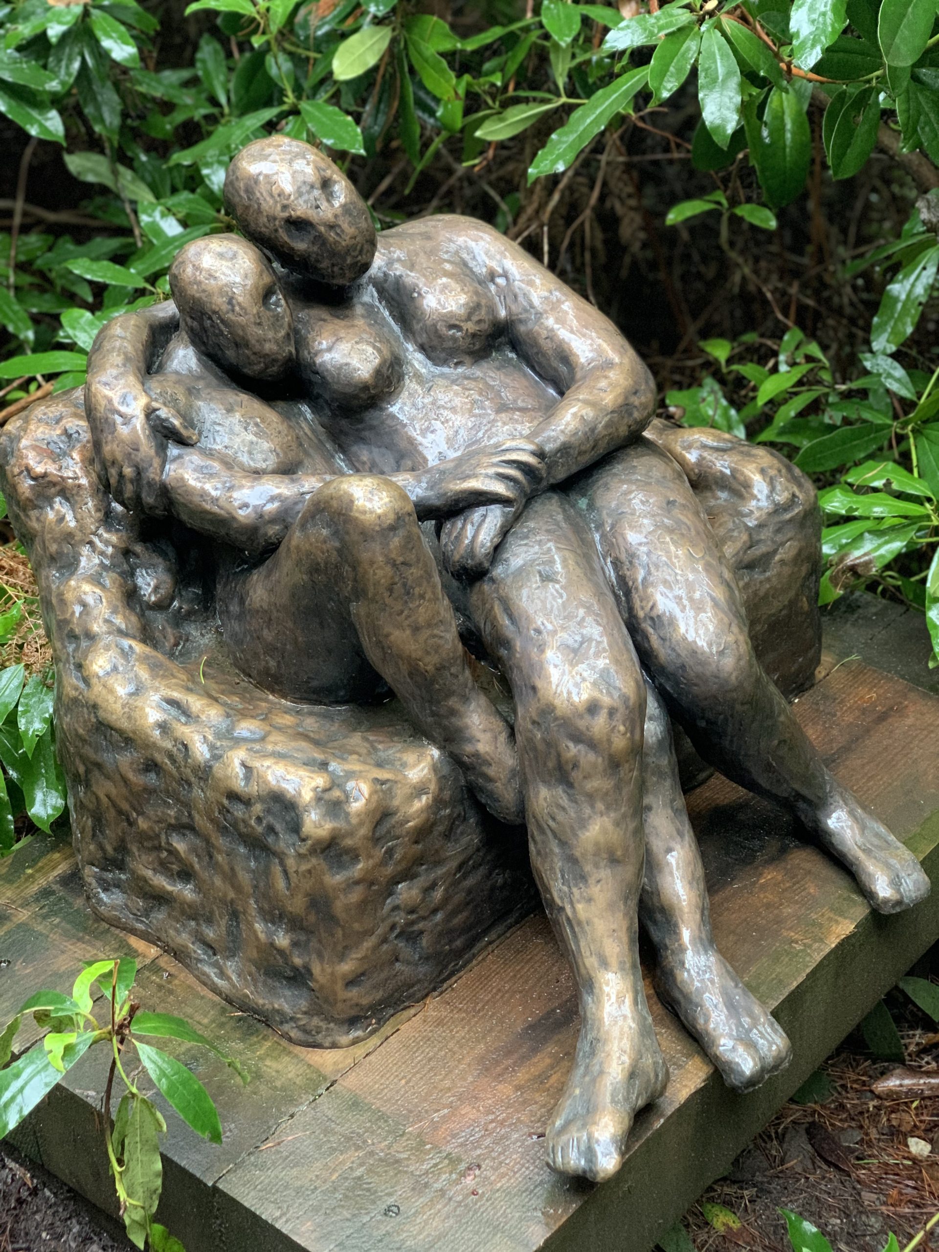 Large Bronze Figurative Sculpture - Embracing Couple on a Settee by Stella Shawzin - Image 2
