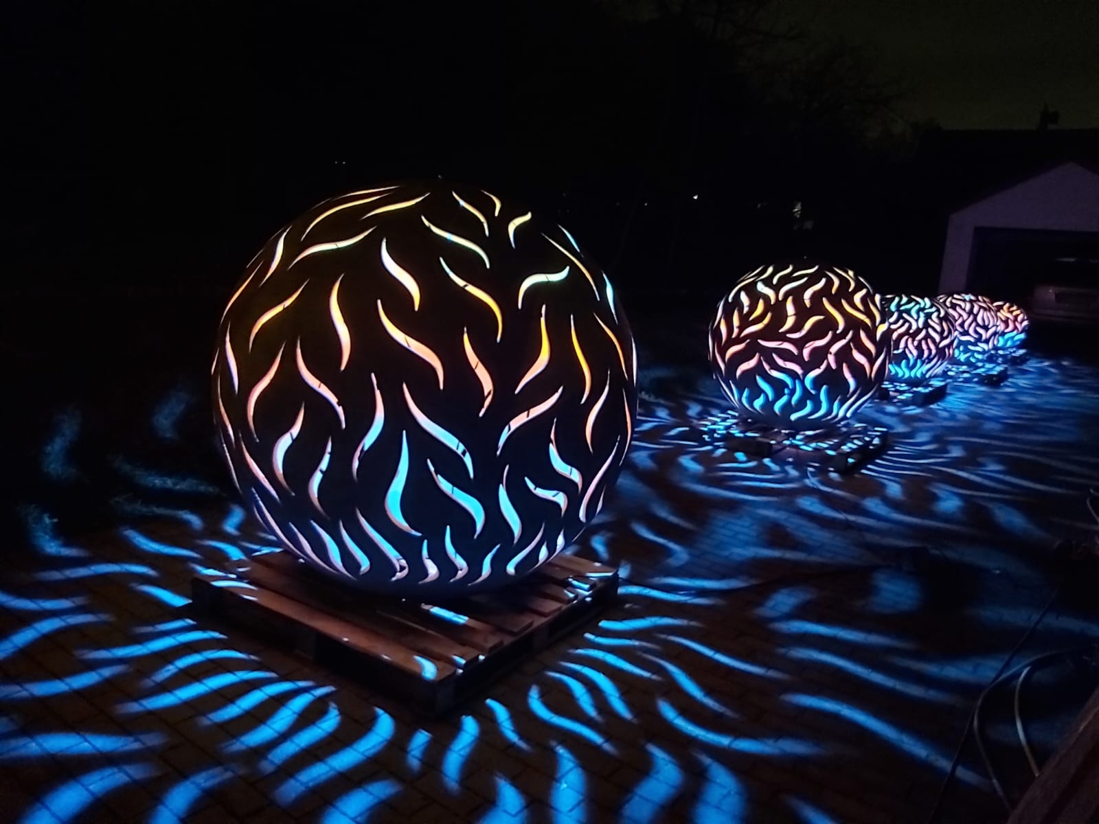 Monumental Illuminating Garden Sculpture - Magical Light Sphere (Colour Changing) by Svaja - Image 3