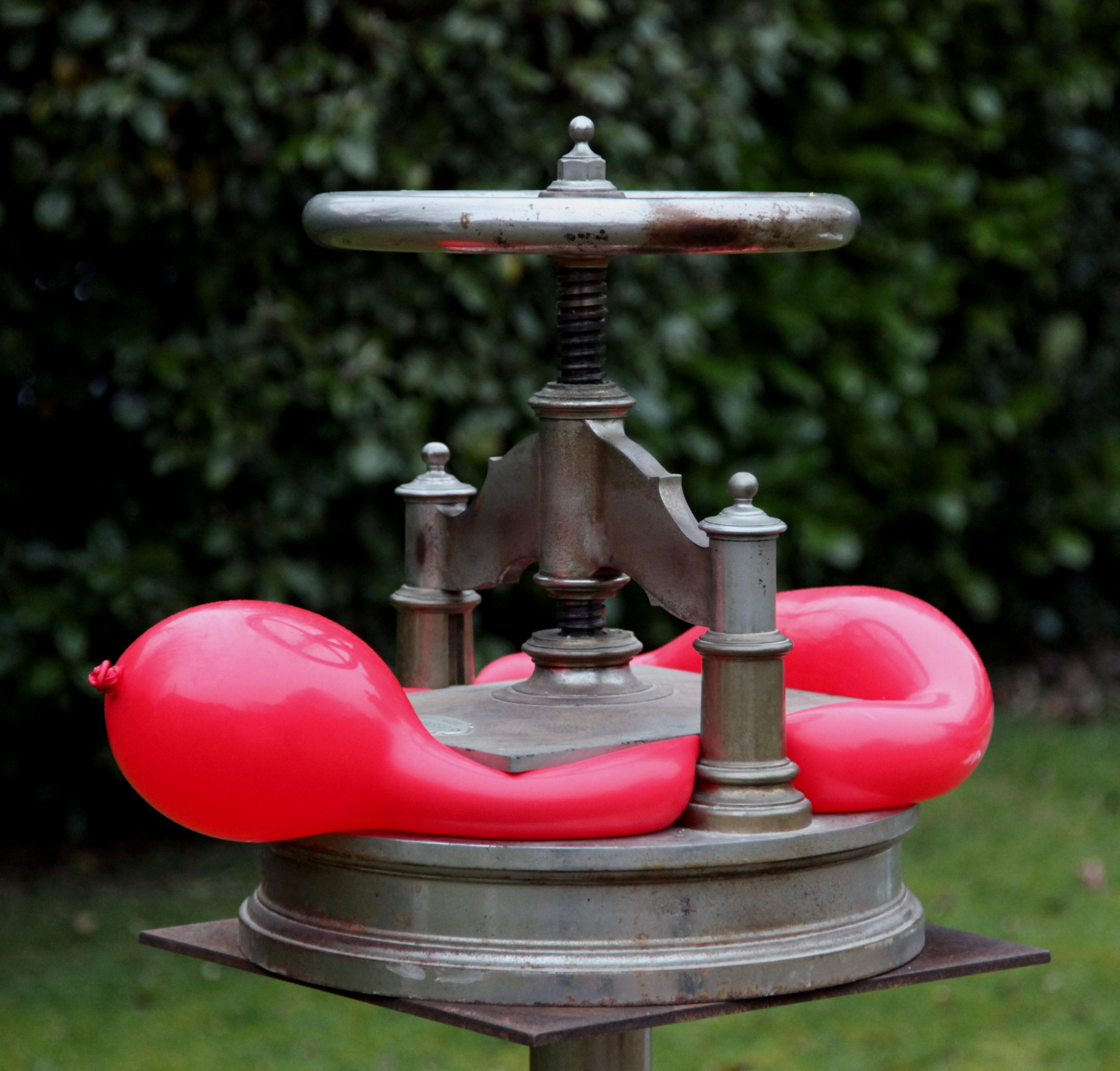Monumental Steel Bronze Sculpture - French Pressed Balloon by Wilfred Pritchard (Unique) - Image 2